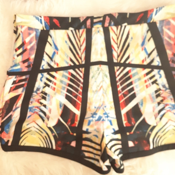 MATERIAL GIRL HIGH-WAISTED GEOMETRIC PRINT ROUND HEM WOMEN'S SMALL/ JR LARGE - Picture 10 of 10